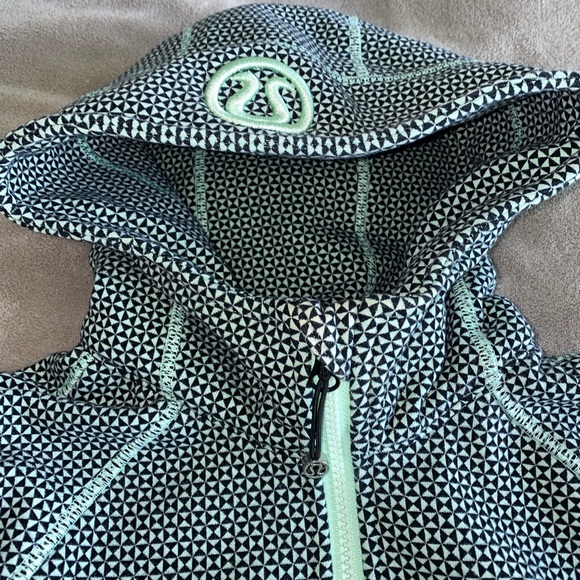 Lululemon Scuba hoodie - Picture 2 of 6